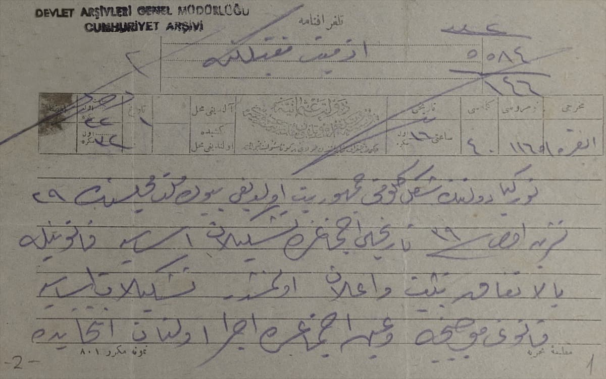 Cumhuriyet tarihine ışık tutan belgeler Devlet Arşivleri'nde