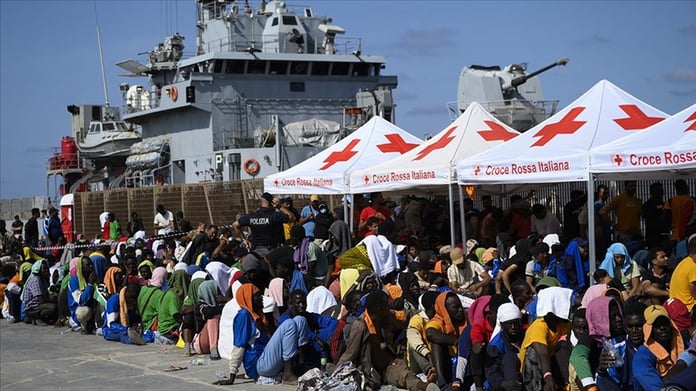 İtalya'da sığınma talebinde bulunanlar gözaltına alınmamak için teminat ücreti ödeyecek