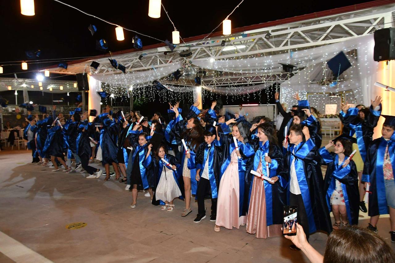 Bakanlıktan "şatafatlı mezuniyet" genelgesi