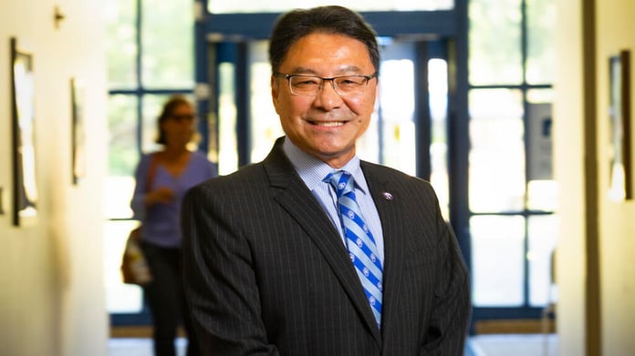 İsrail karşıtı Rektör Lee görevinden alındı