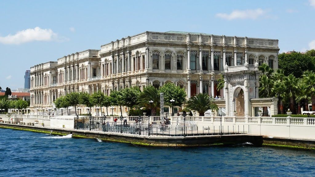 Çırağan Sarayı