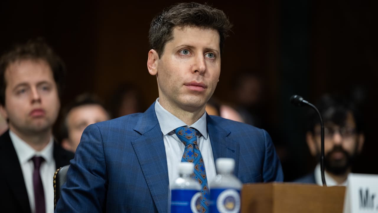 OpenAI'ın kovulan CEO'su Altman işine geri dönüyor