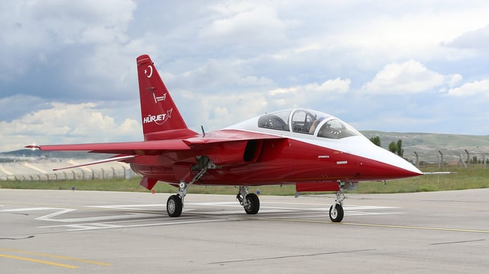 HÜRJET jet eğitim uçağı 100. uçuşunu başarıyla gerçekleştirdi