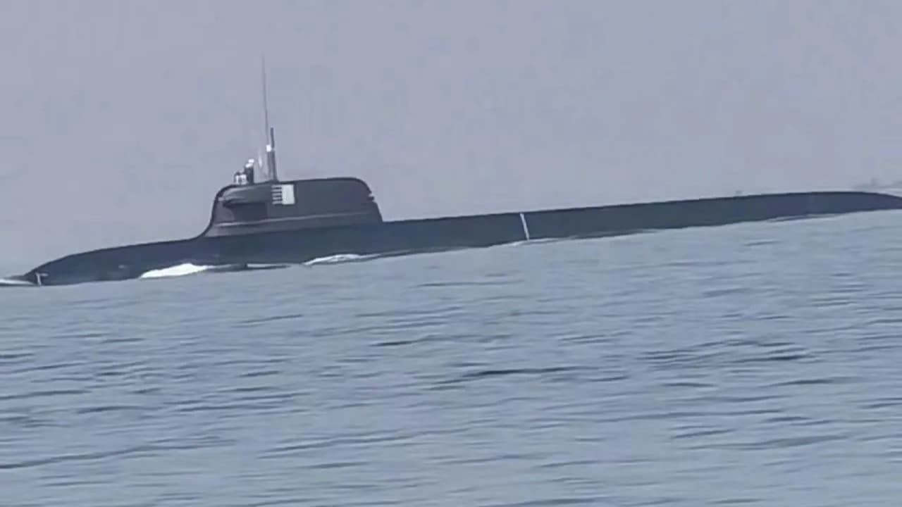 Çin'in en yeni nükleer denizaltısı deniz denemelerinde görüldü