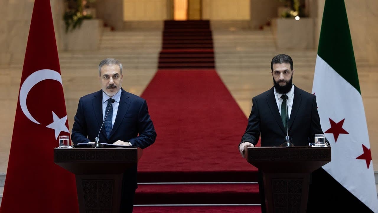 Middle East Eye: Türkiye, Suriye'nin yeniden yapılanmasında nasıl rol oynayacak?