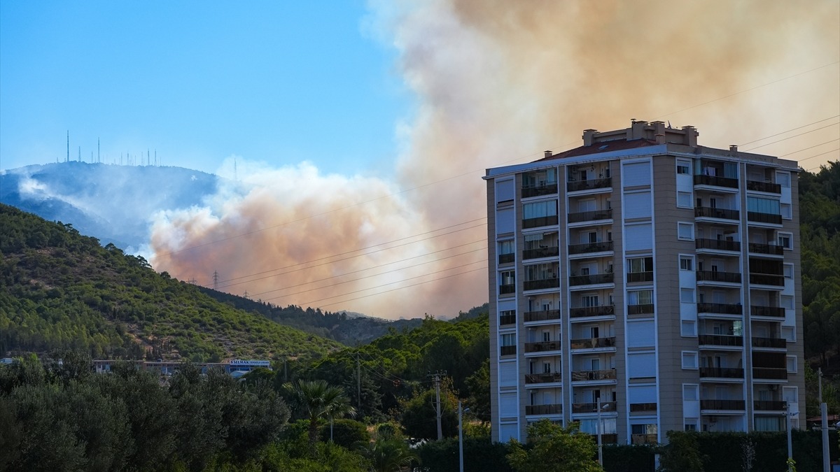 İzmir yangın son dakika!
