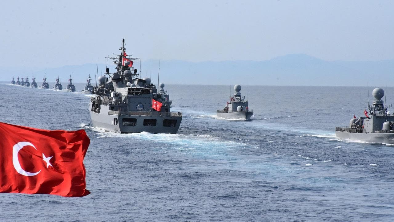 Yunanistan Savunma Bakanı: Ege’de haklarımız var