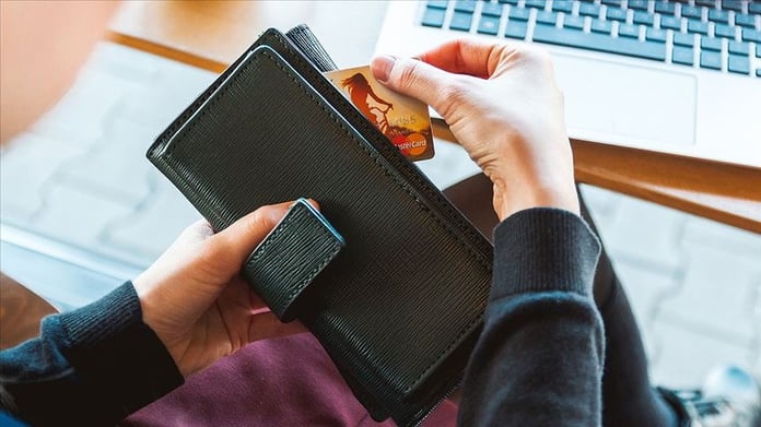 Yurt dışı gümrüksüz alışveriş limiti 27 euroya indirildi