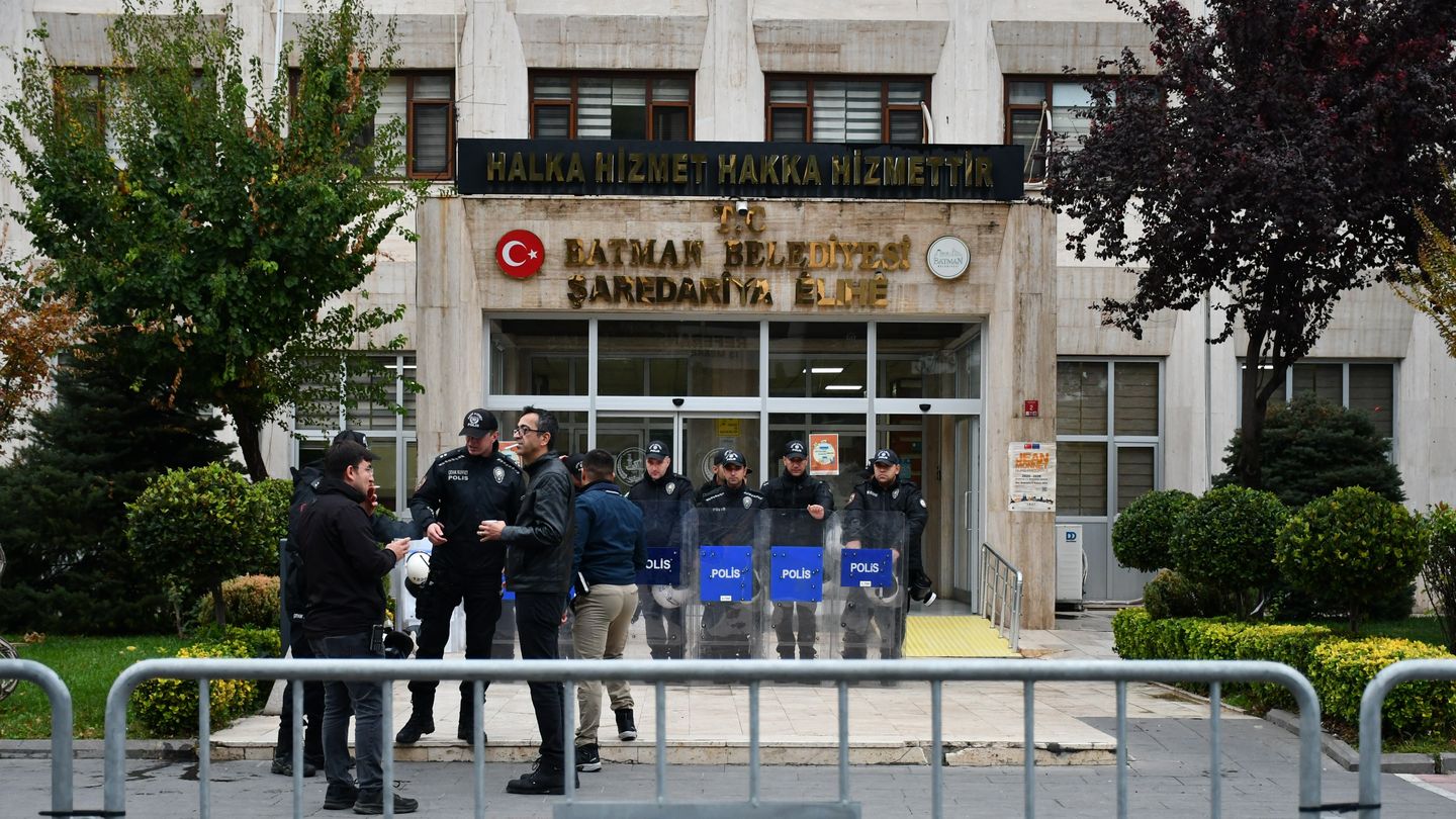 Kayyum atanan Mardin, Batman ve Halfeti Belediyesi hangi partiden?