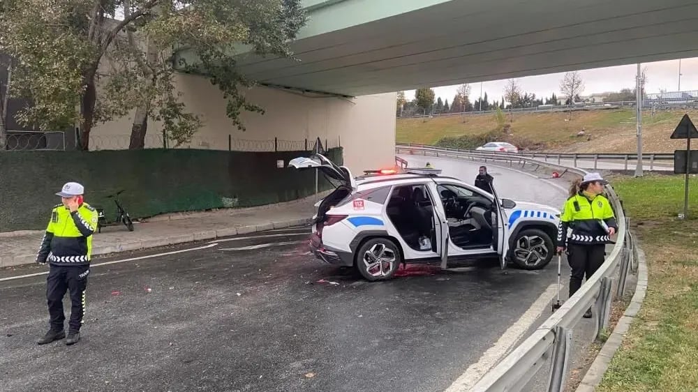 İETT otobüsü polis memuru Ogün Yürümez'e çarptı. Kazada Yürümez şehit oldu.