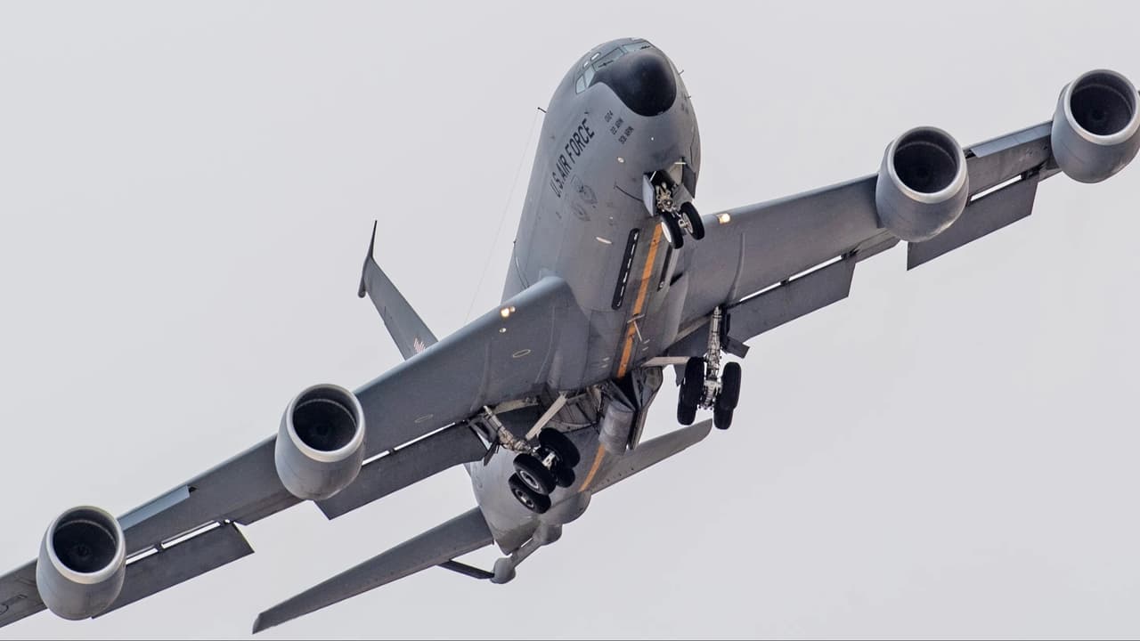 ABD, KC-135 tanker uçaklarına yapay zeka destekli yardımcı pilot entegre edecek