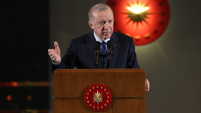 Cumhurbaşkanı Erdoğan'dan valilere çağrı: Makam odalarına sıkışıp kalmayın