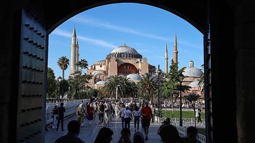 İstanbul'da Yabancı Turist Sayısı %66 Artış Yaşadı