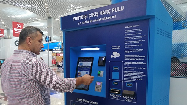Yurt dışı çıkış harç pulu otomatı. Fotoğraf: İHA