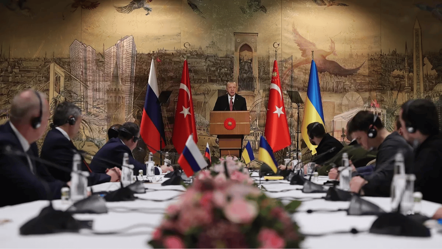 Newsweek: Cumhurbaşkanı Erdoğan Rusya ve Ukrayna'yı barış masasına oturtabilen tek lider
