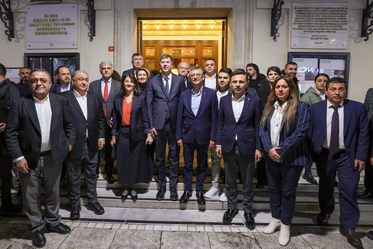 Özel'nin "Bir Opera Gecesi" Kimleri Rahatsız Etti?