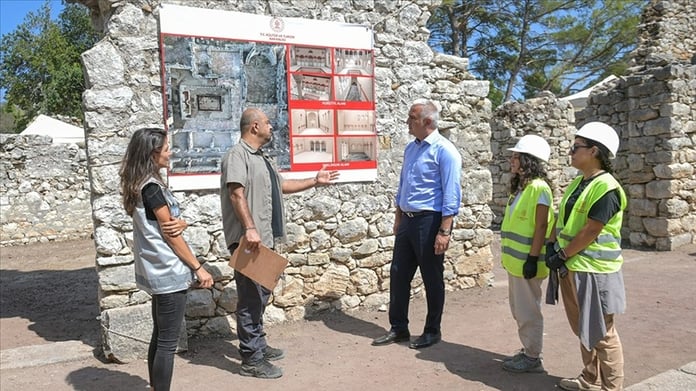 Kültür ve Turizm Bakanı Ersoy, Olimpos Antik Kenti'ndeki çalışmaları inceledi