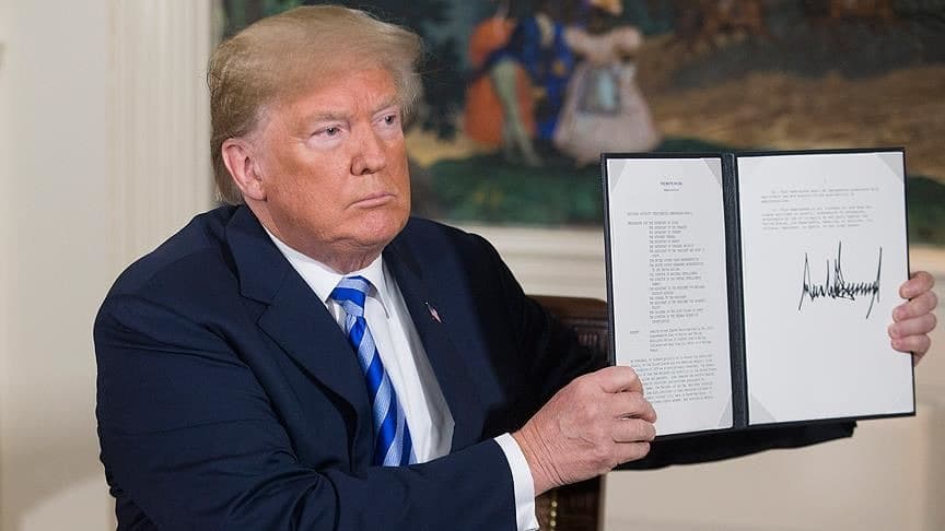 Trump göreve başladığı gibi onlarca kararname imzaladı