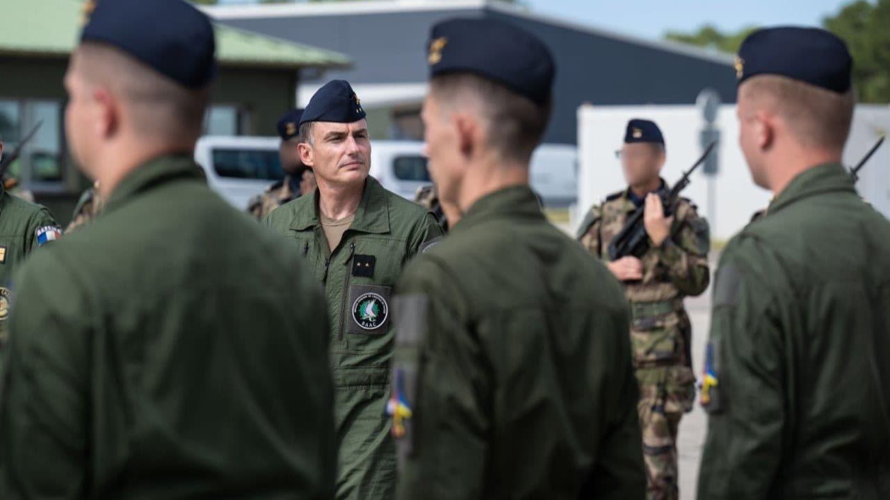 Ukraynalı pilotlar Fransa'daki F-16 eğitimlerini tamamladı