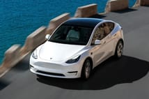 Tesla, otomotiv endüstrisinin zirvesine oturdu