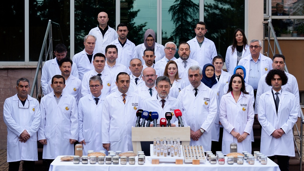 Bakan Yumaklı, Ata Tohumları hakkında konuştu. Fotoğraf: AA