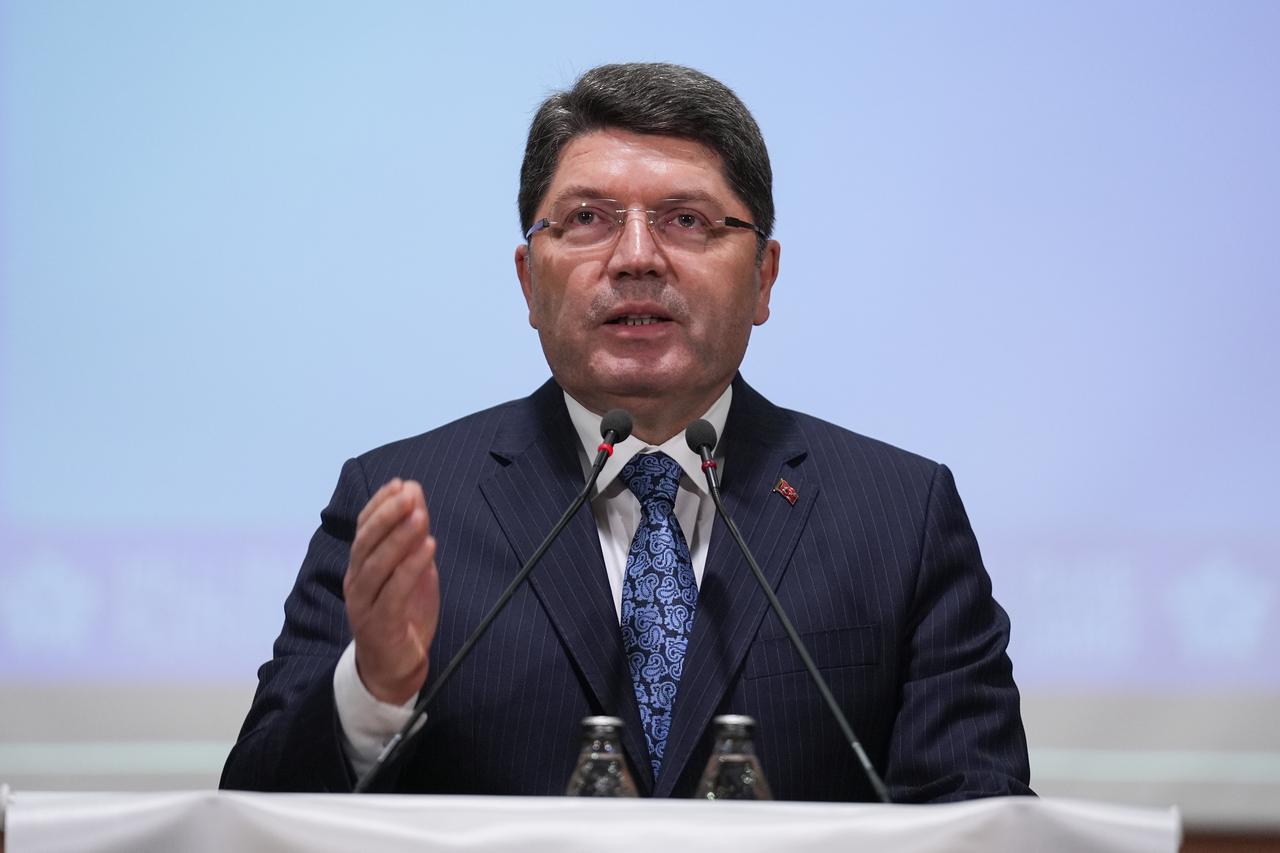 Bakan Tunç: Otel yangınıyla ilgili bilirkişi raporuna göre savcılık yeni gözaltı, tutuklama kararları verebilir