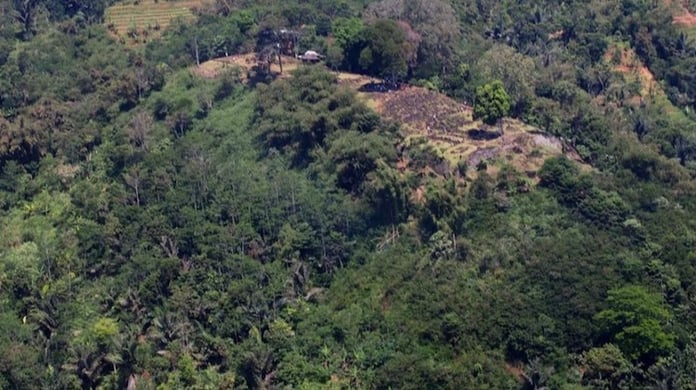 Endonezya'da piramit benzeri binlerce yıllık bir yapı bulundu