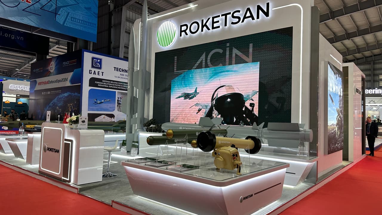 ROKETSAN, Vietnam Savunma Fuarı'nda ürün sergiliyor