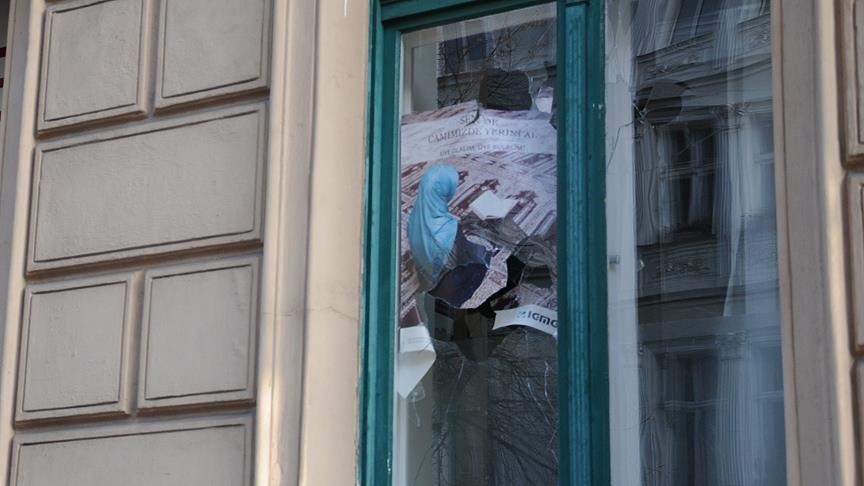 Hollanda'daki Ayasofya Camii'ne saldırı / 2016 / AA