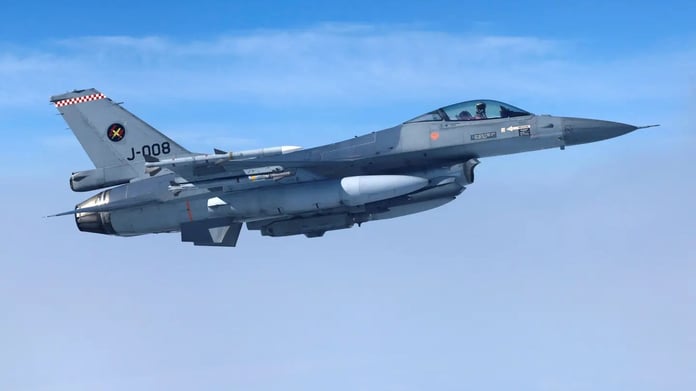 Ukrayna, emekli F-16 pilotları için ava çıkabilir