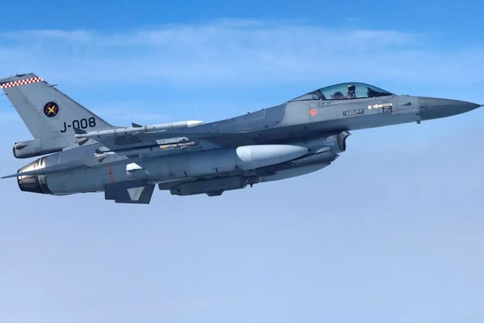 Ukrayna, emekli F-16 pilotları için ava çıkabilir