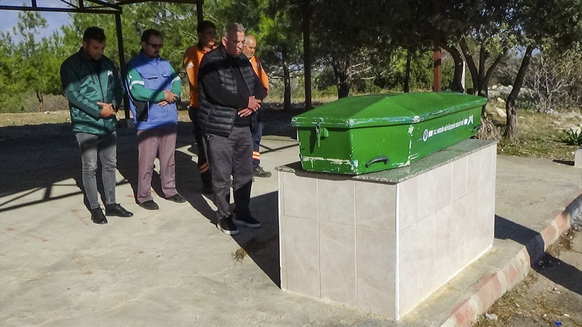 Kenan Küçüközcan'ın cenaze namazının kılındığı ana dair bir kare. Fotoğraf: AA / Hüseyin Hilmi Çömez