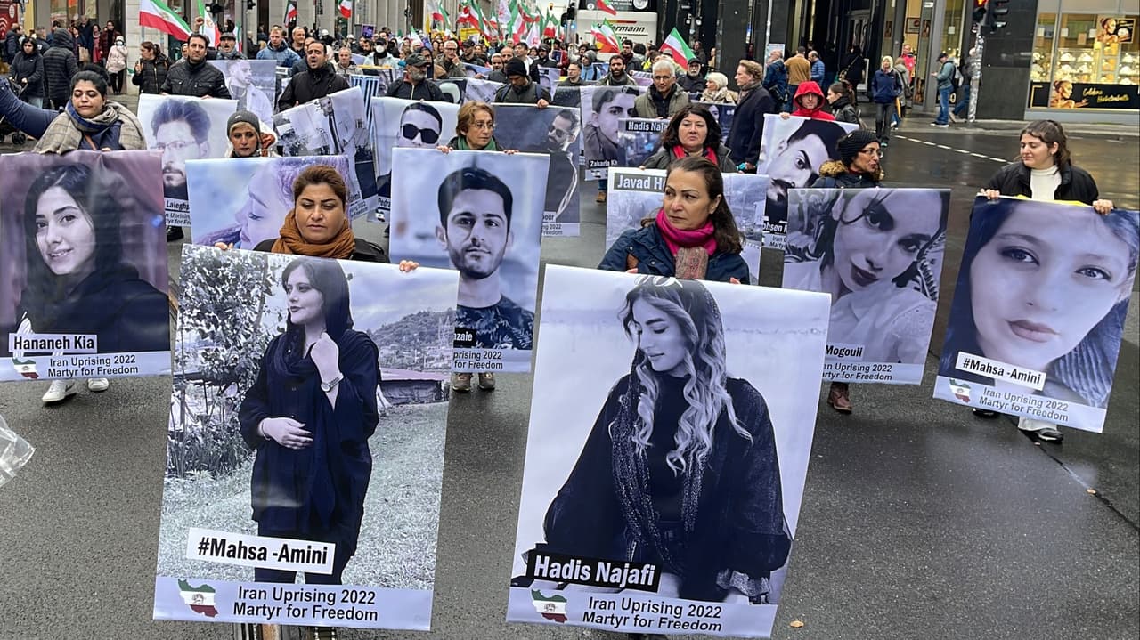 İran’daki protestolar her seferinde daha sertleşiyor