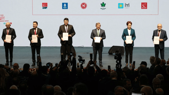 Arab News: Türkiye'de muhalefet seçimler öncesinde türbülans yaşıyor