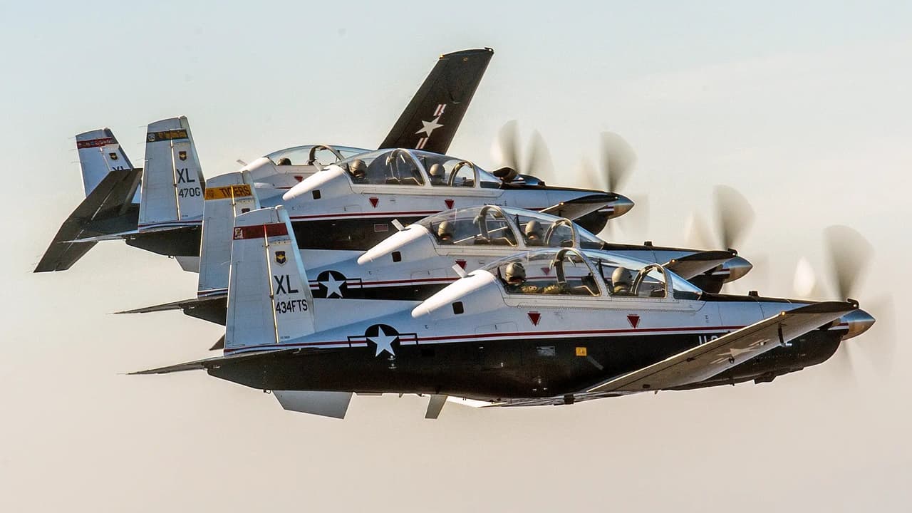 Fırlatma koltuğu kazasında bir T-6 pilotu öldü