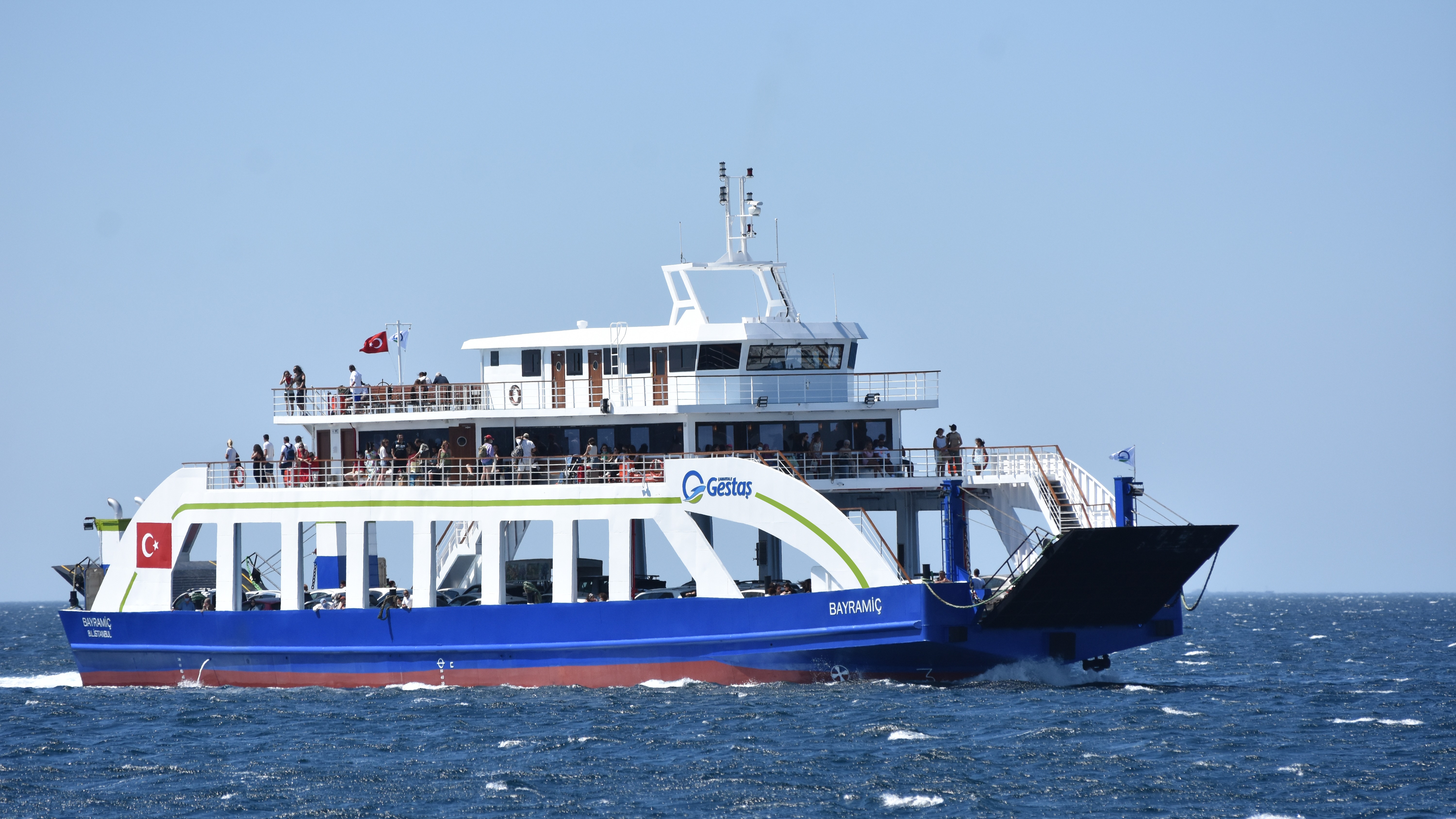GESTAŞ'a ait M/F Bayramiç arabalı vapuru. Fotoğraf: GESTAŞ