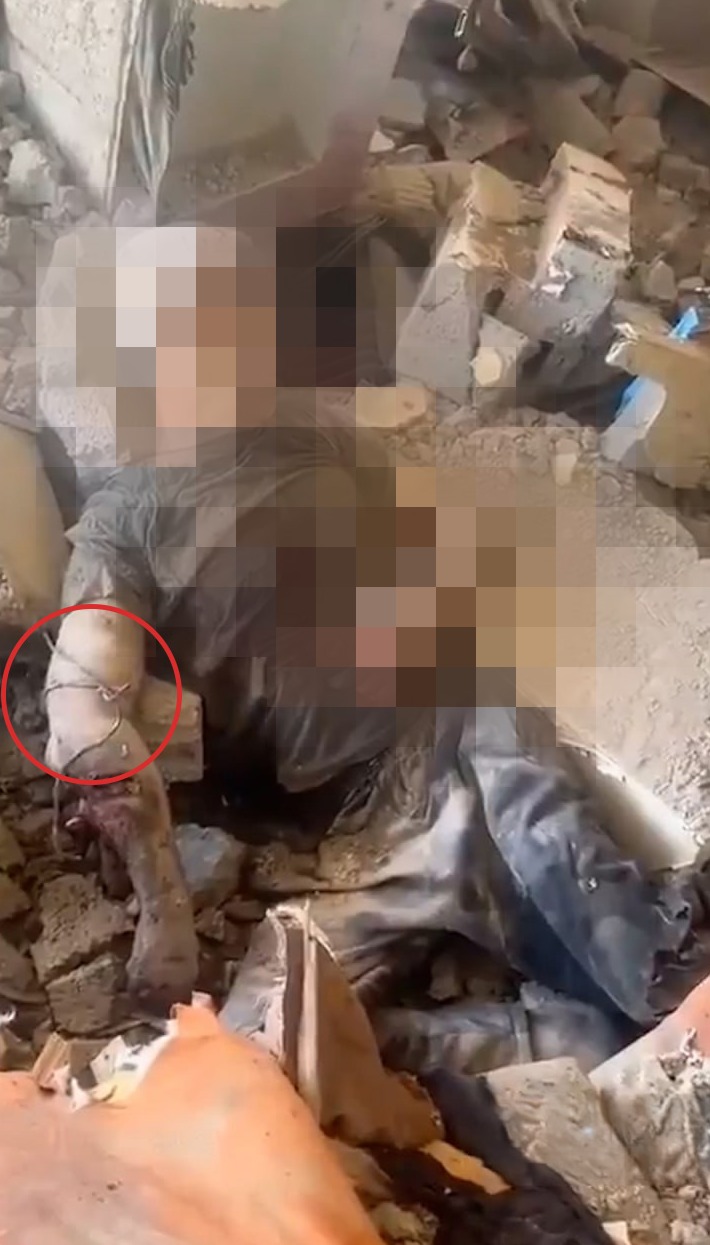 Son nefesine kadar mücadele eden Yahya Sinvar, bulduğu telle yaralanan kolunu bağladı.