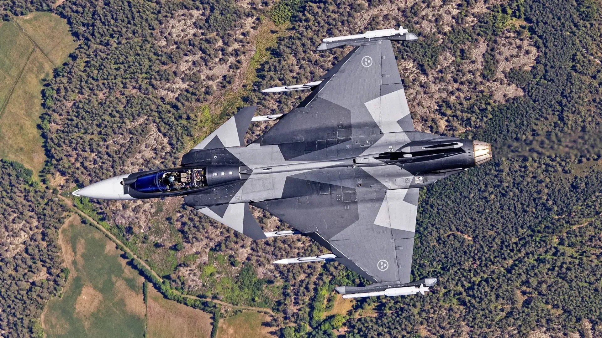 İsveç, Hava Kuvvetlerine 60 adet Saab Gripen JAS-39E avcı uçağı almayı planlıyor