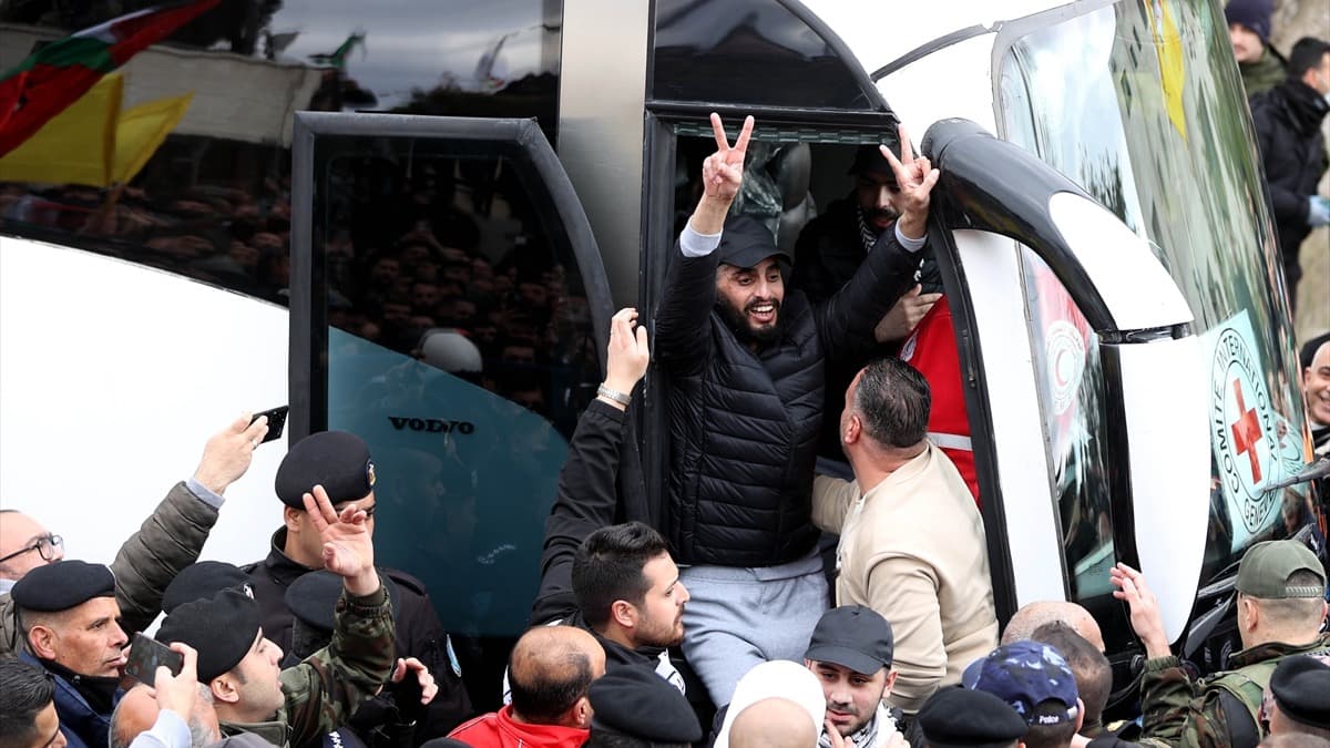 183 Filistinli esir özgürlüğüne kavuştu