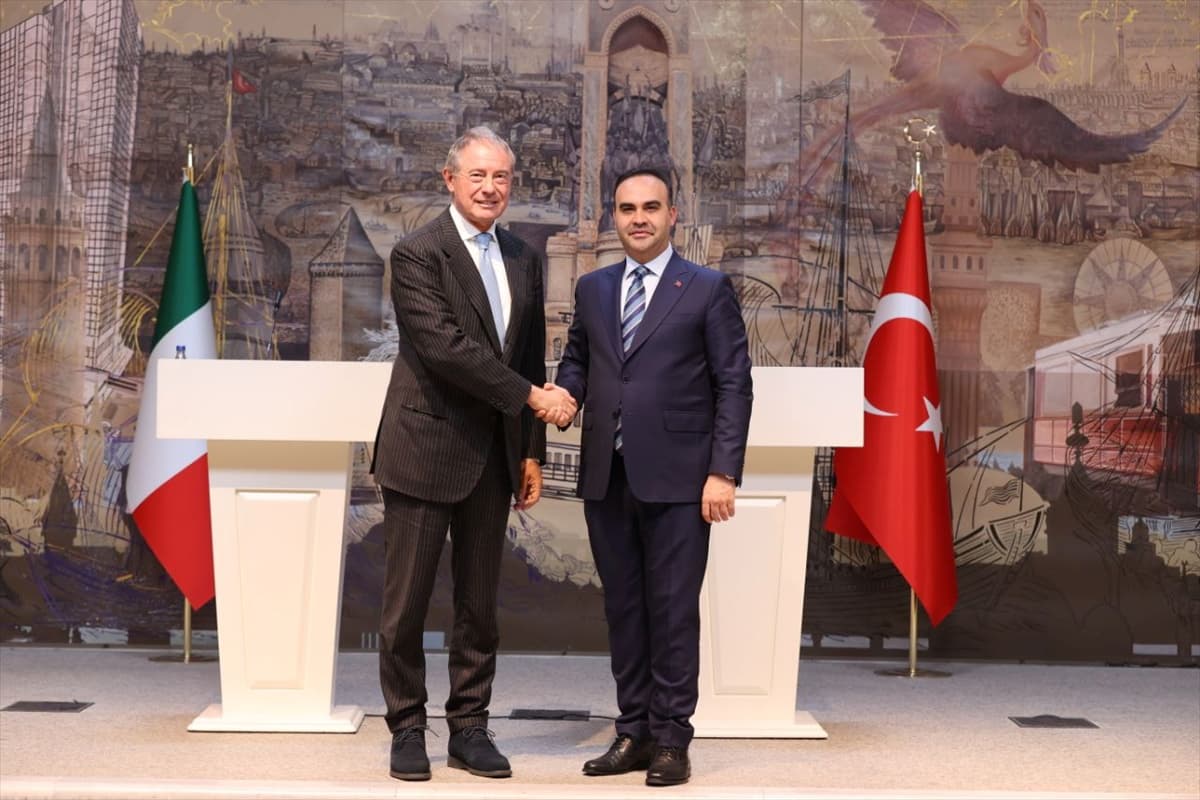 Türkiye-İtalya Yüksek Teknolojide Yatırım Ortaklığı Geliştiriyor