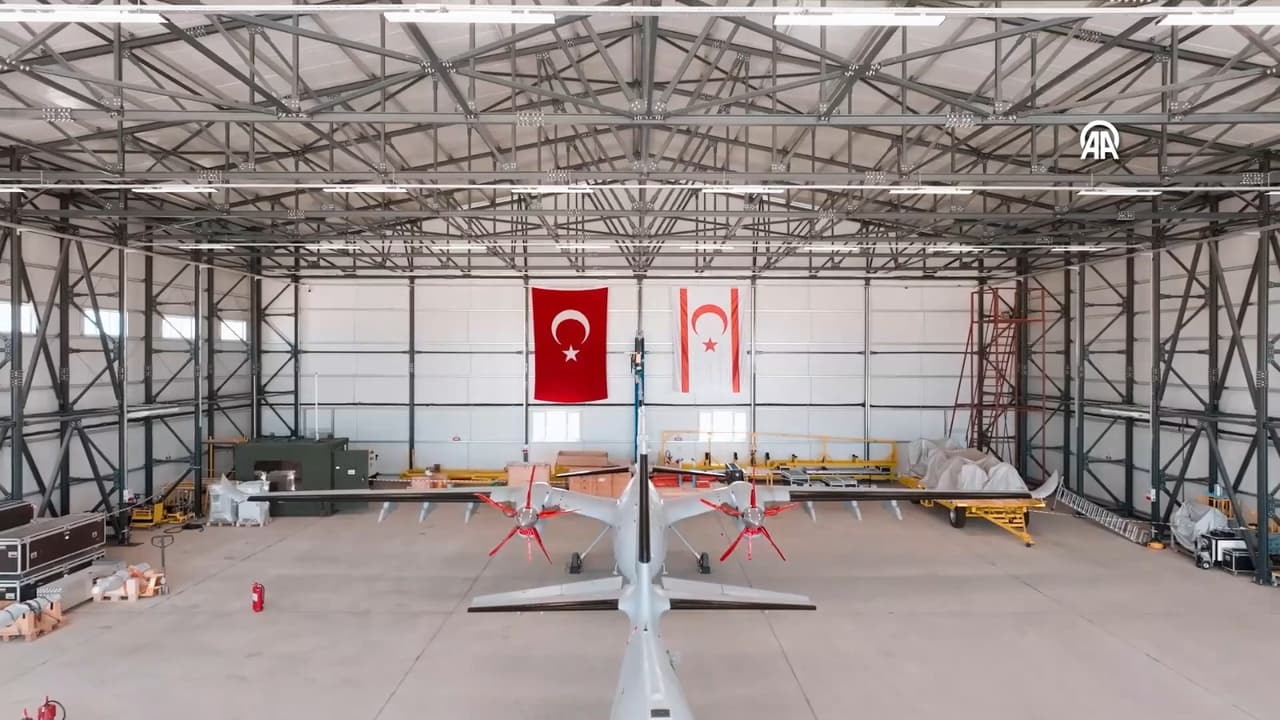 TSK'dan Kıbrıs Barış Harekatı'nın 50. yılı geçit töreni