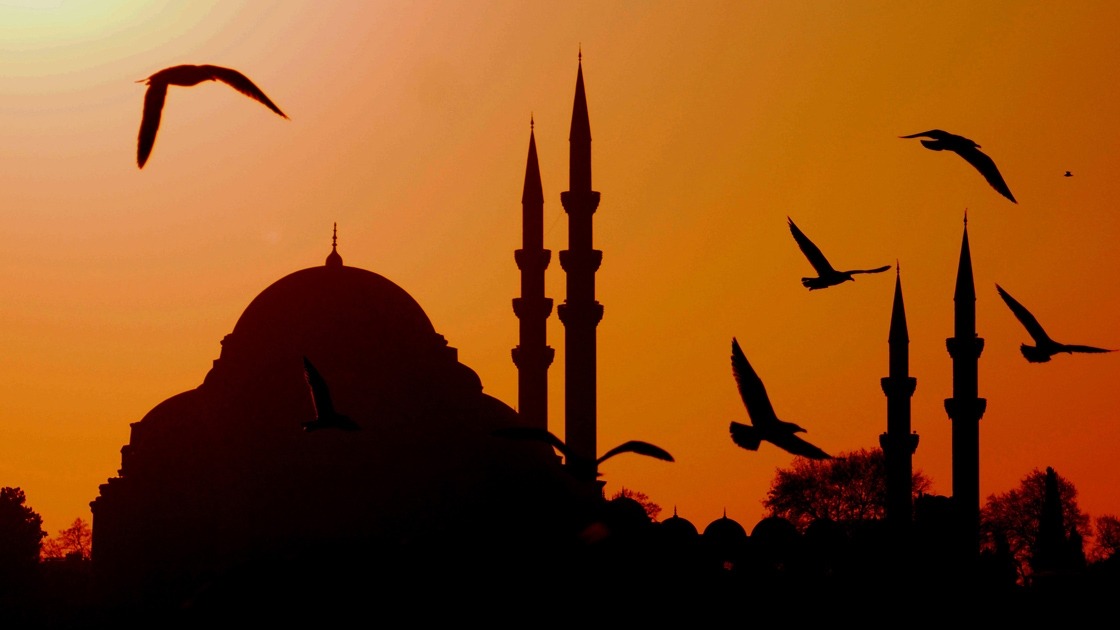 Camii silüeti. Fotoğraf: AA