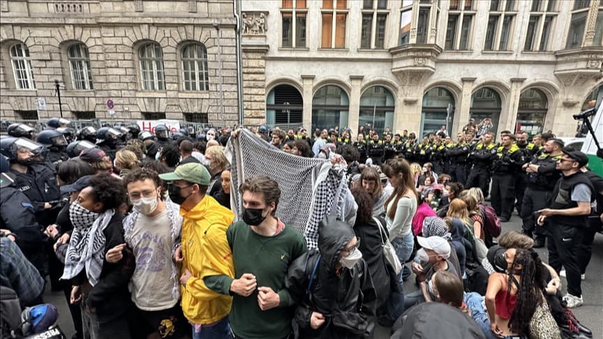 Akademisyenler İsrail Protestolarına Katılımıyla Alman Eğitim Bakanlığı'ndan Destek