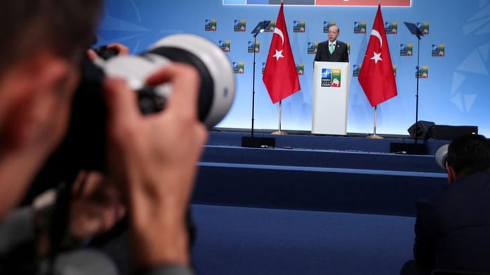 The Naked Capitalism: Batı'nın Türkiye'ye karşı yaklaşımını değiştirme vaktı geldi