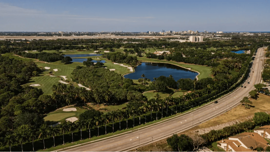Trump'ın bulunduğu golf sahası