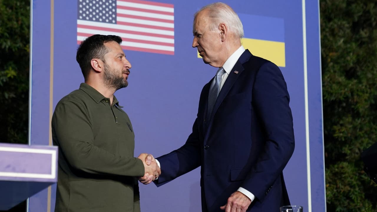 Biden, Ukrayna'da ABD Silahları Kullanımını İzin Verdi