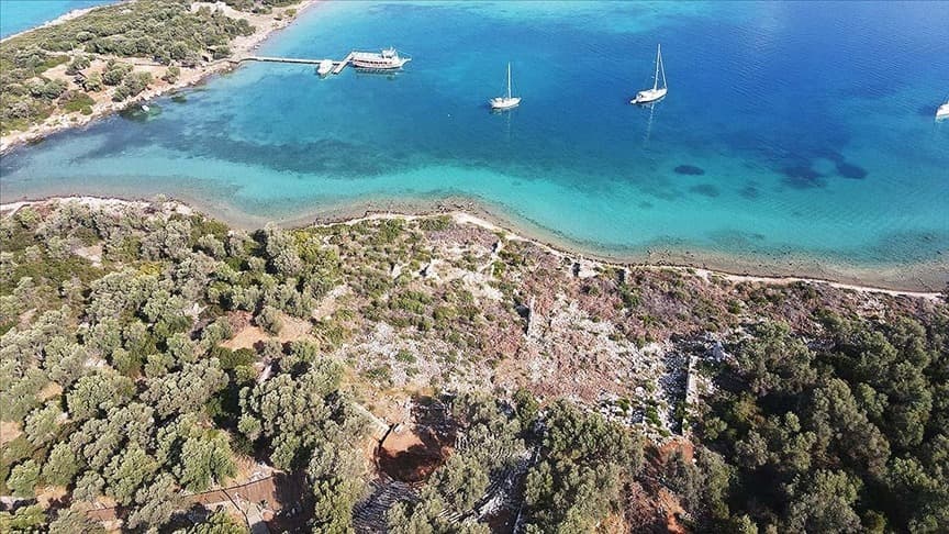 Sedir Adası'nda Antik Surlar ve Tiyatro Açığa Çıkıyor