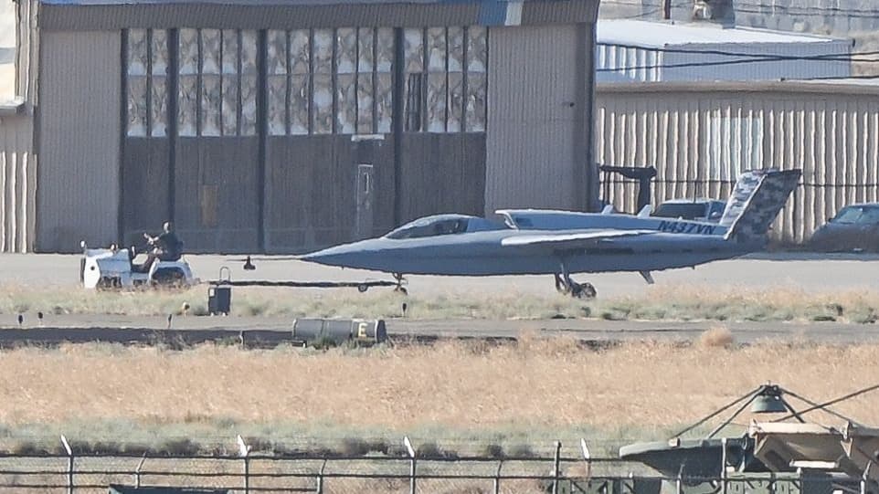 Northrop Grumman'ın insansız savaş uçağı tasarımı ve kokpiti!