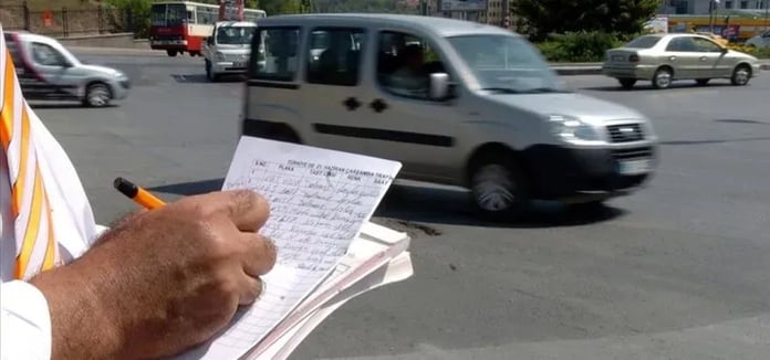 Fahri trafik müfettişleri park cezası yazamayacak