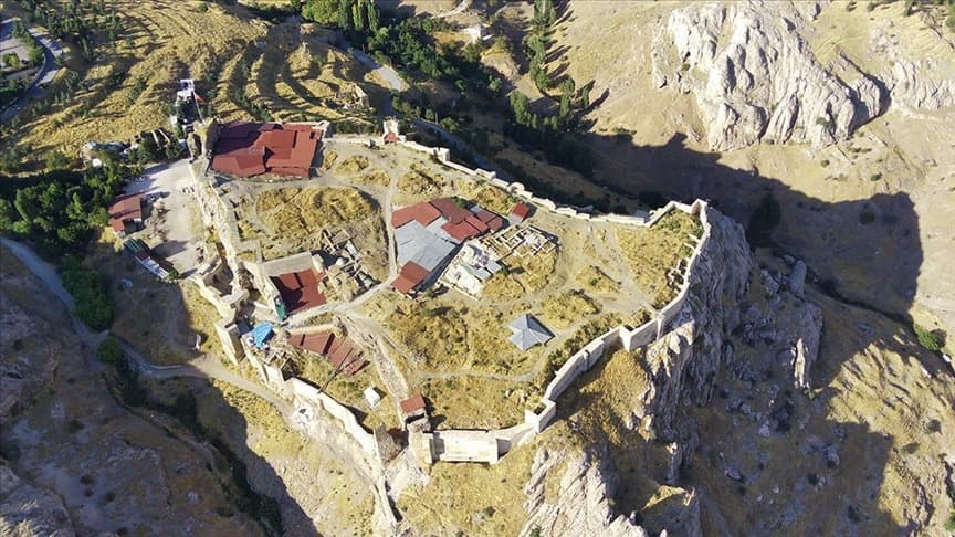 Harput Kalesi'nde 1000 Yıllık Saray Mutfağı